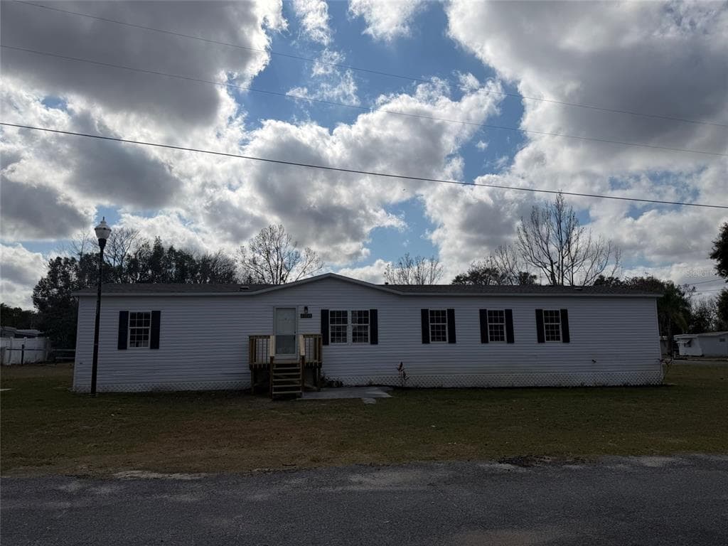 28834 HUBBARD STREET LEESBURG, FL 34748