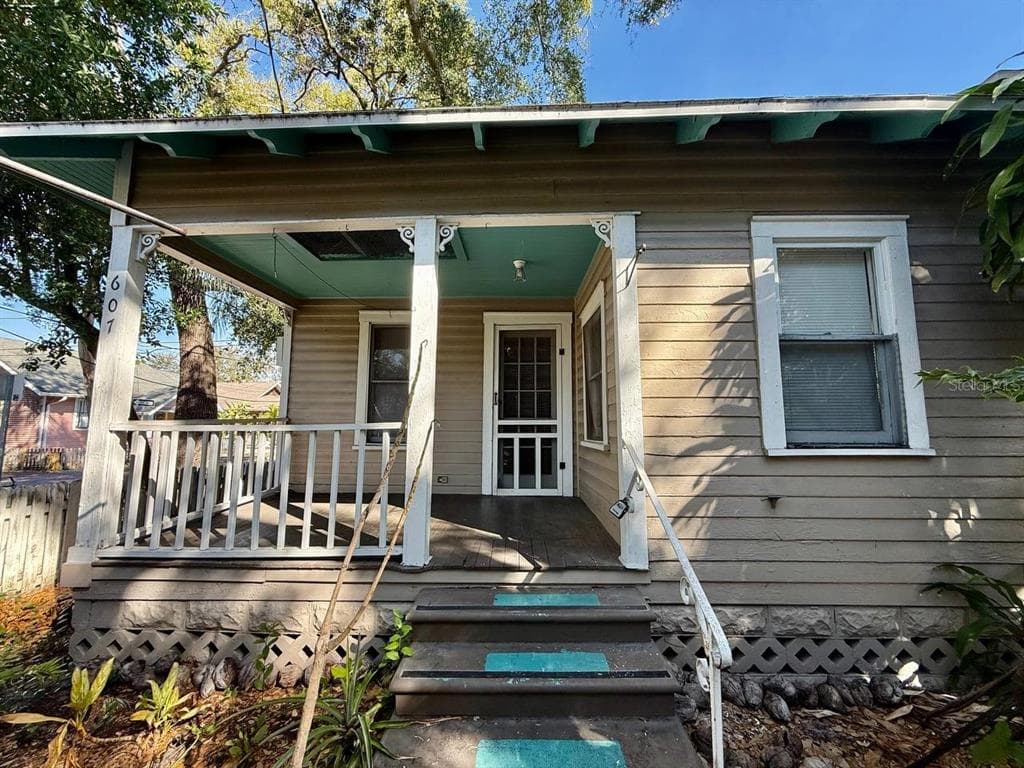607 6TH AVENUE N ST PETERSBURG, FL 33701
