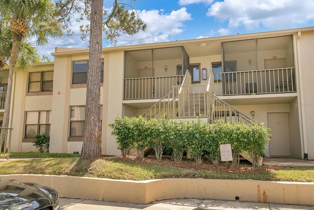 2002 BLUE HAWK COURT UNIT 1723 CLEARWATER, FL 33762