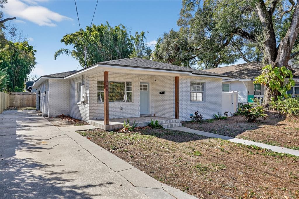 208 W HILDA STREET TAMPA, FL 33603