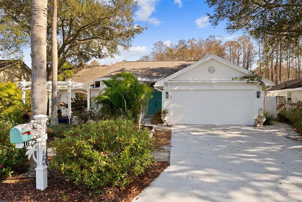 1675 POLO CLUB DRIVE TARPON SPRINGS, FL 34689