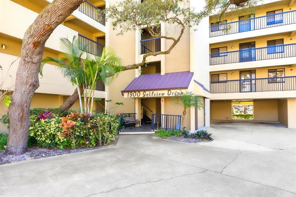 1938 GOLFVIEW DRIVE UNIT 1938 TARPON SPRINGS, FL 34689