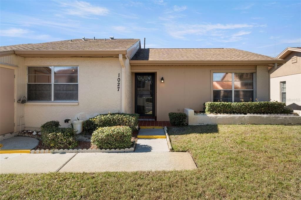 1027 BOWSPRIT LANE
