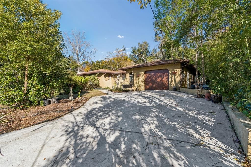 11600 MEADOWLANE DRIVE DADE CITY, FL 33525