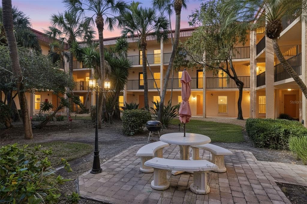 8911 BLIND PASS ROAD UNIT 122 ST PETE BEACH, FL 33706