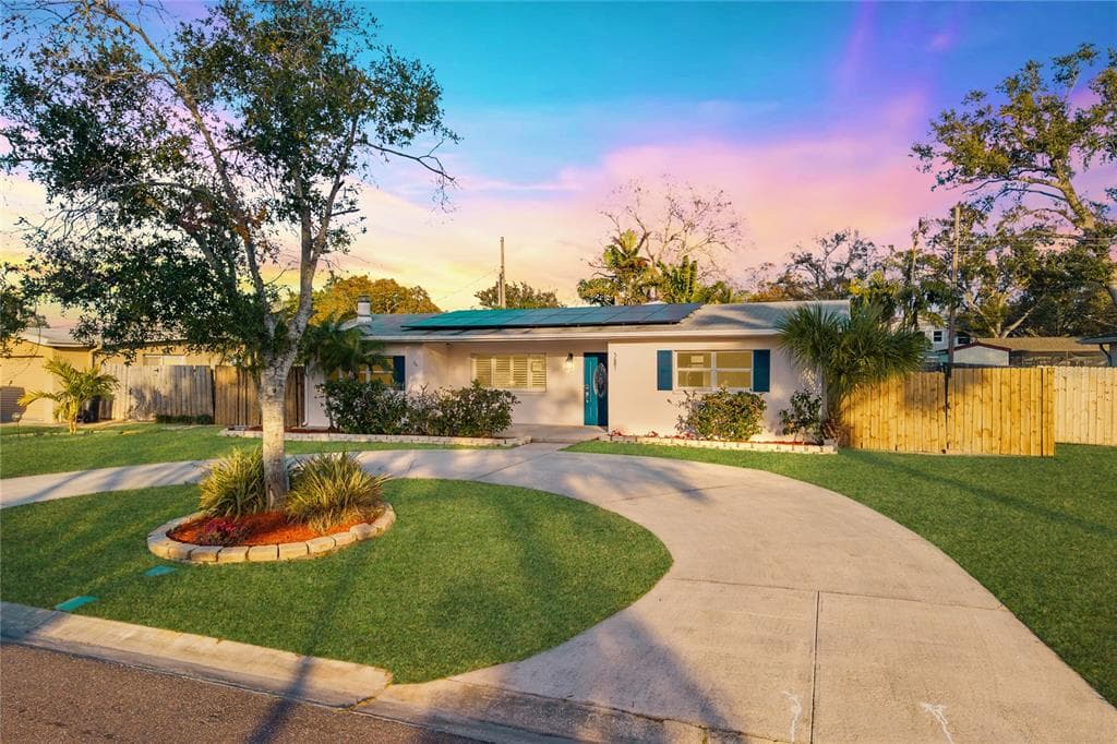 5681 CEDAR STREET NE ST PETERSBURG, FL 33703