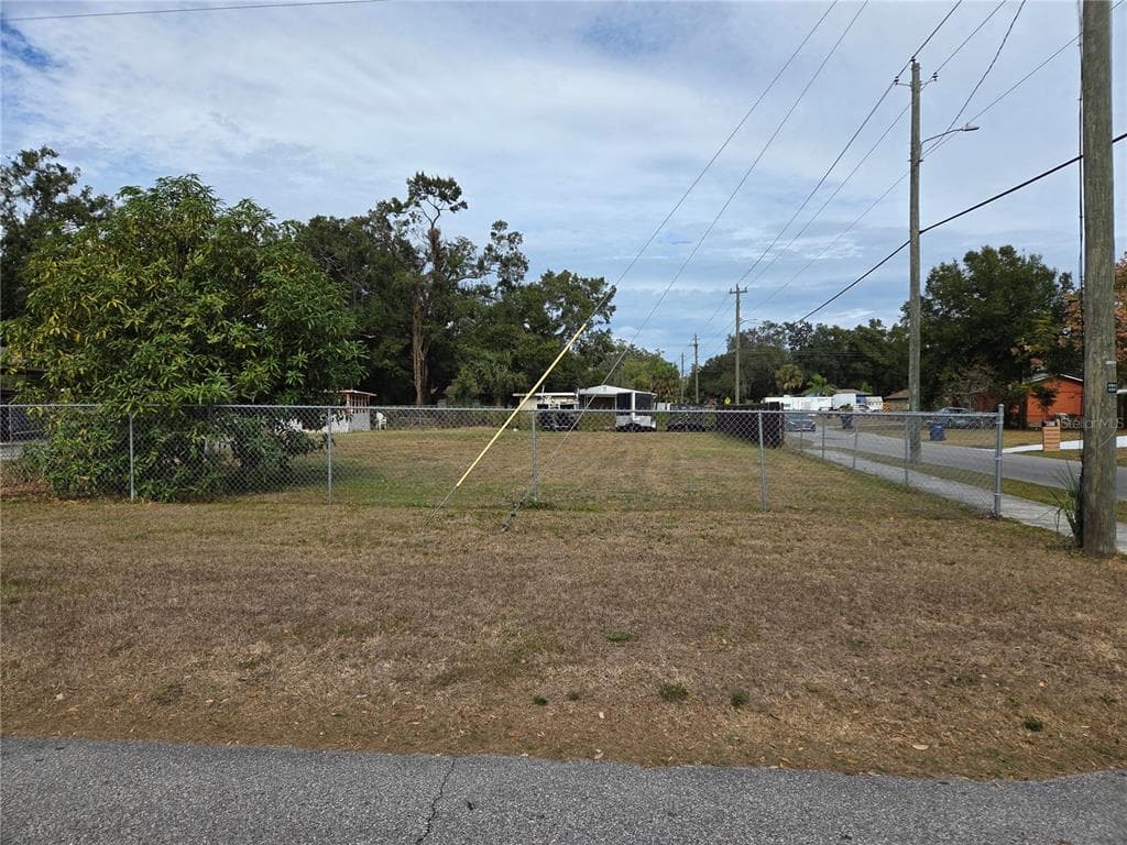 1714 E NORTH BAY STREET TAMPA, FL 33610