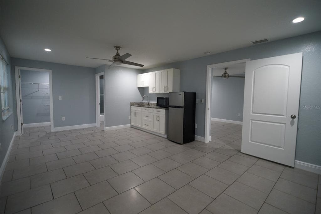 907 W HUMPHREY STREET TAMPA, FL 33604