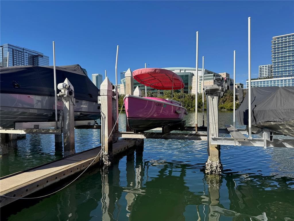 13 CRIMSON HARBOUR MARINA UNIT 15 TAMPA, FL 33602