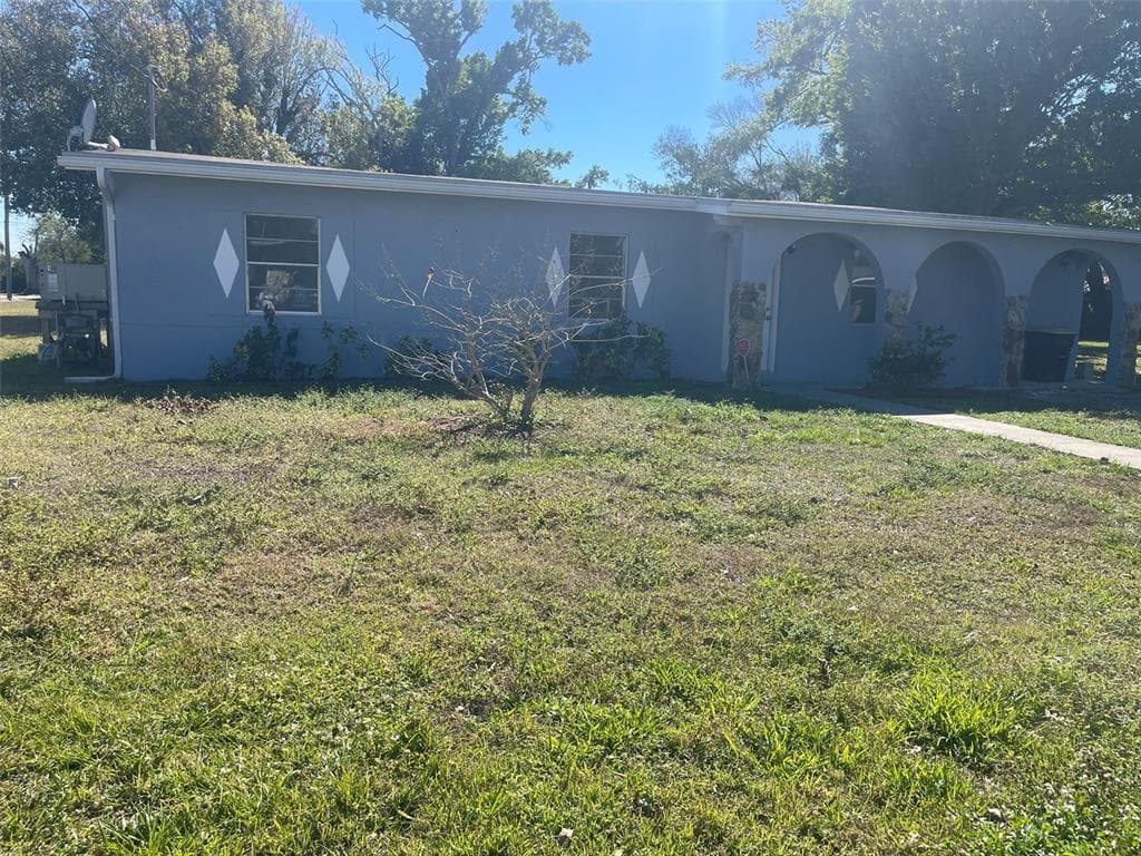 525 E HELEN AVENUE PUNTA GORDA, FL 33950