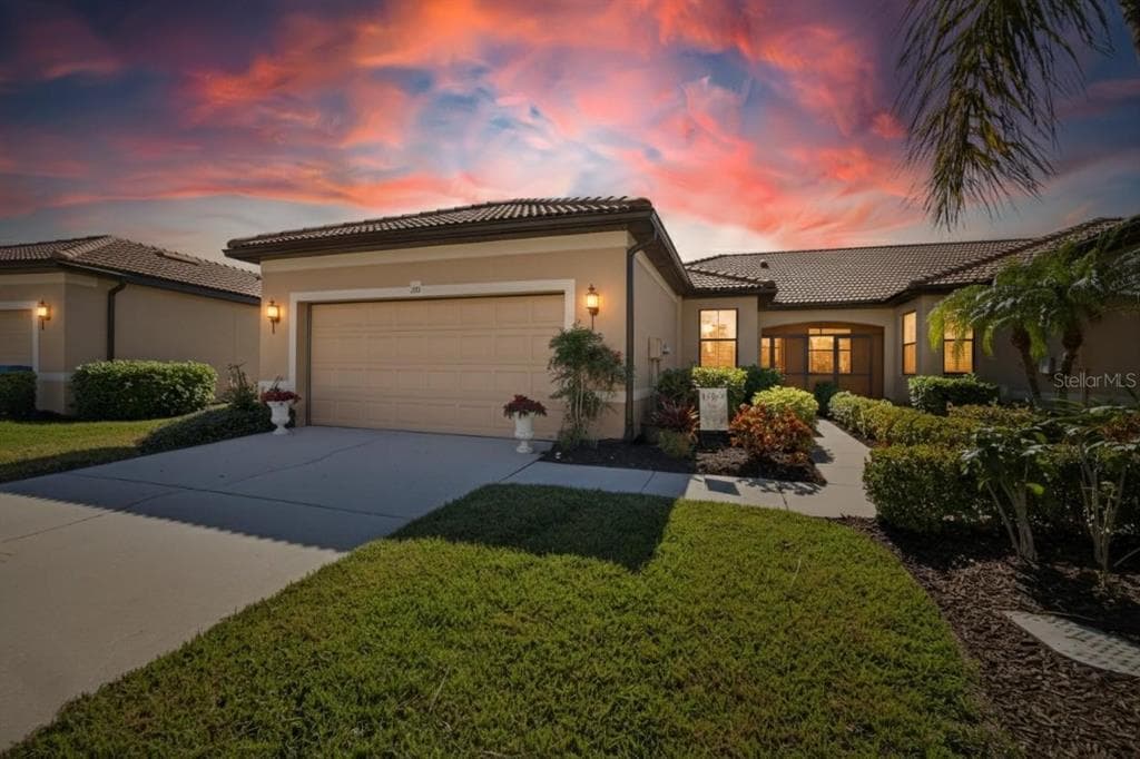 220 SHELL FALLS DRIVE APOLLO BEACH, FL 33572