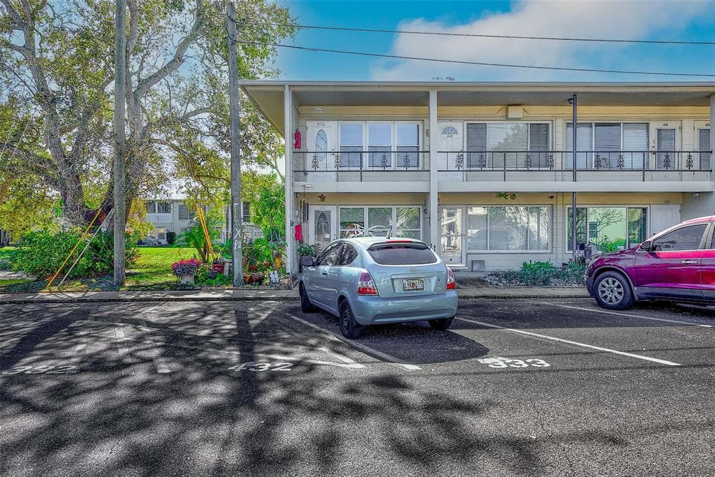 5664 40TH TERRACE N UNIT 433 KENNETH CITY, FL 33709