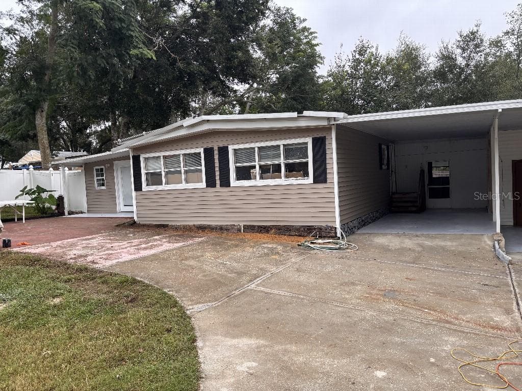 16975 SE 249TH AVENUE UMATILLA, FL 32784