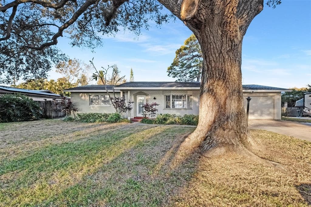 1110 IRENE AVENUE LARGO, FL 33771