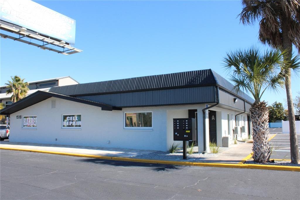 1516-1518 US HIGHWAY 19 UNIT D, E HOLIDAY, FL 34691