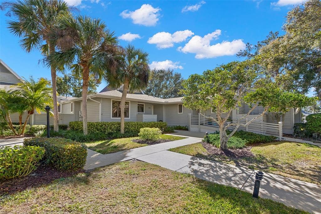 1013 CARAVEL COURT