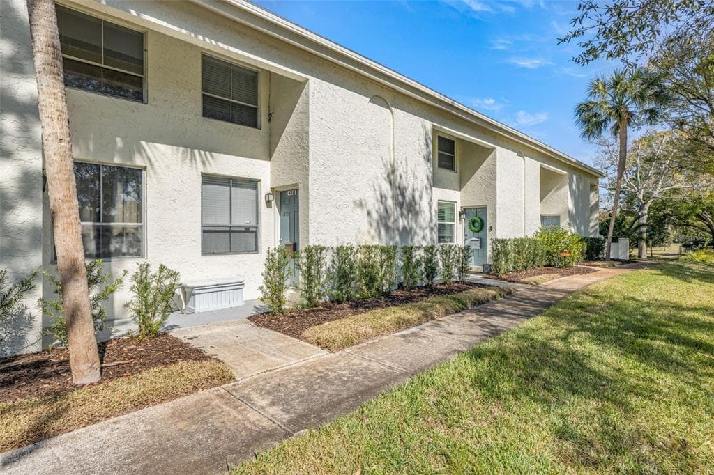 4311 LA VERA COURT TAMPA, FL 33611