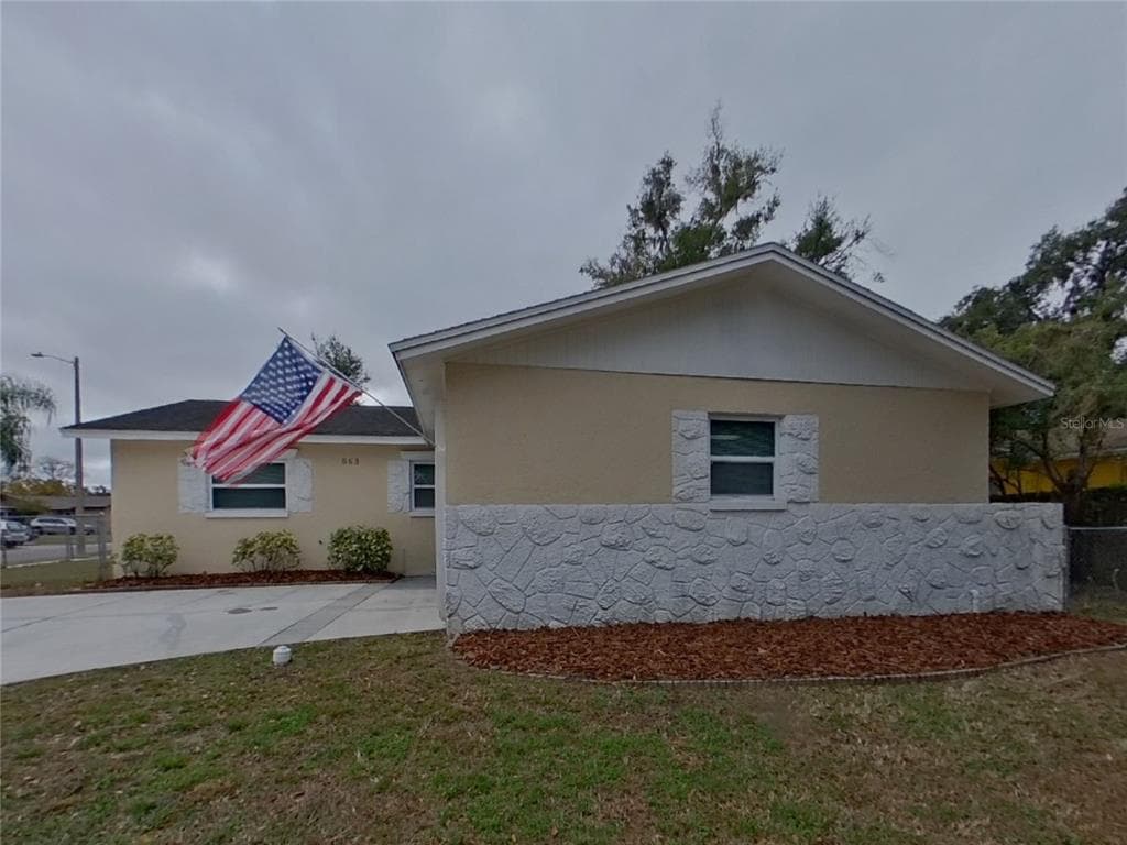 563 ROBIN HILL CIRCLE BRANDON, FL 33510