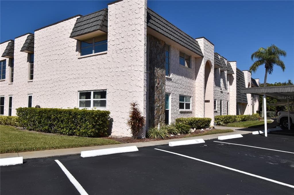 121 FERNWOOD CIRCLE UNIT 121
