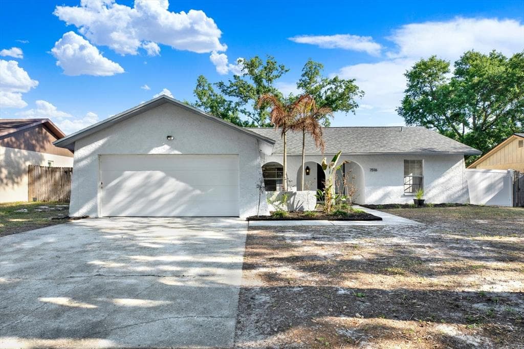 7516 S SANIBEL CIRCLE