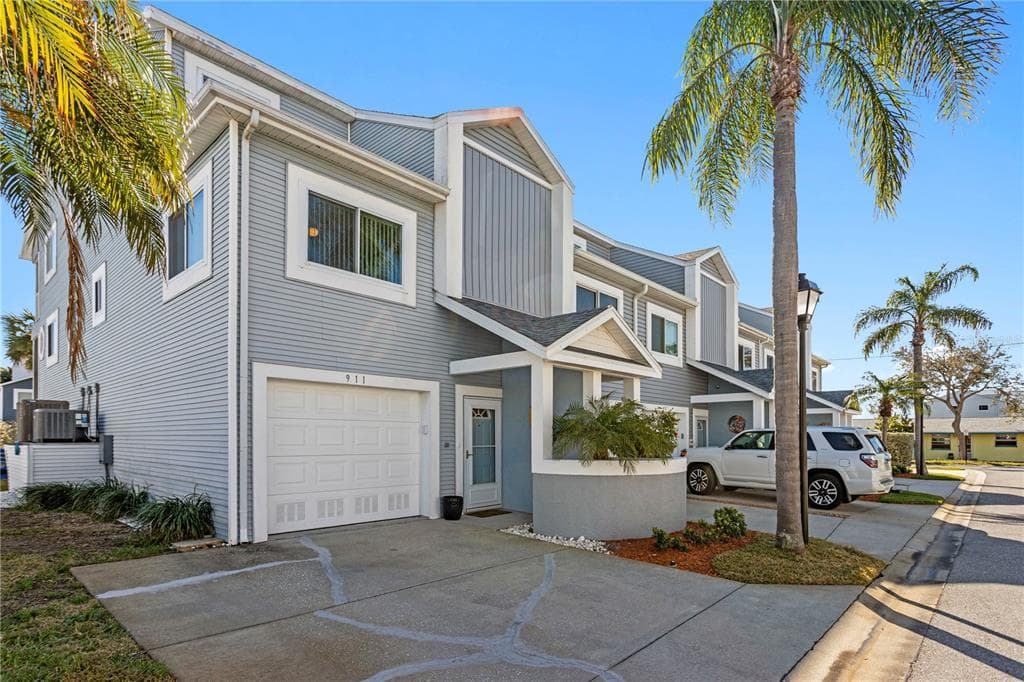 911 HARBOUR HOUSE DRIVE INDIAN ROCKS BEACH, FL 33785