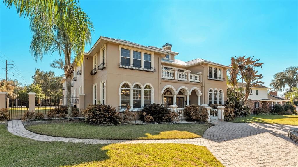 1665 BLUE HERON LANE LAKELAND, FL 33813