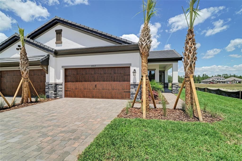 35517 STABLETON LANE ZEPHYRHILLS, FL 33541