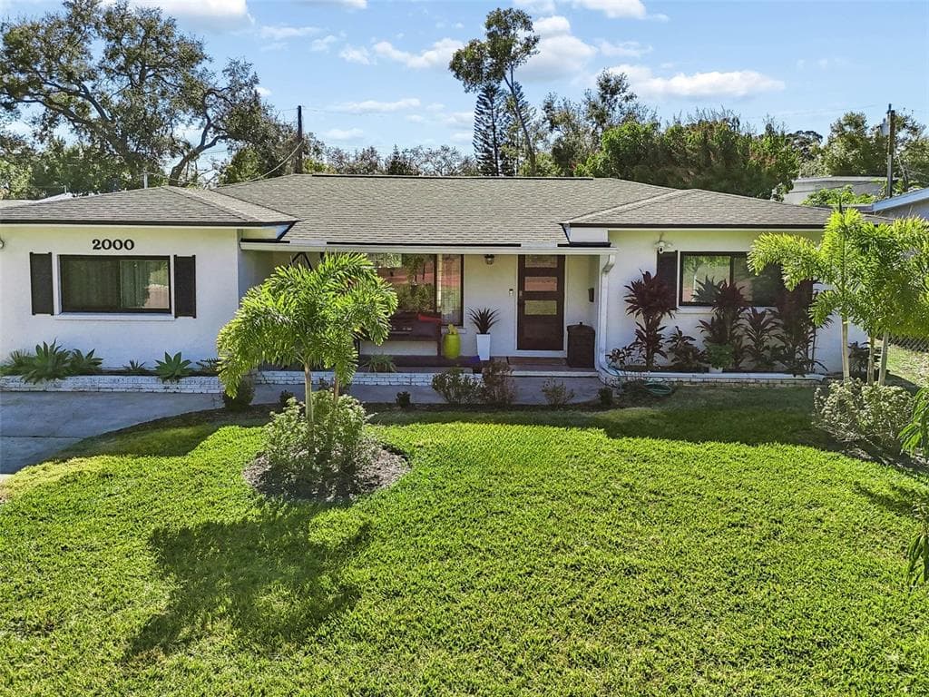 2000 SERPENTINE CIRCLE S ST PETERSBURG, FL 33712