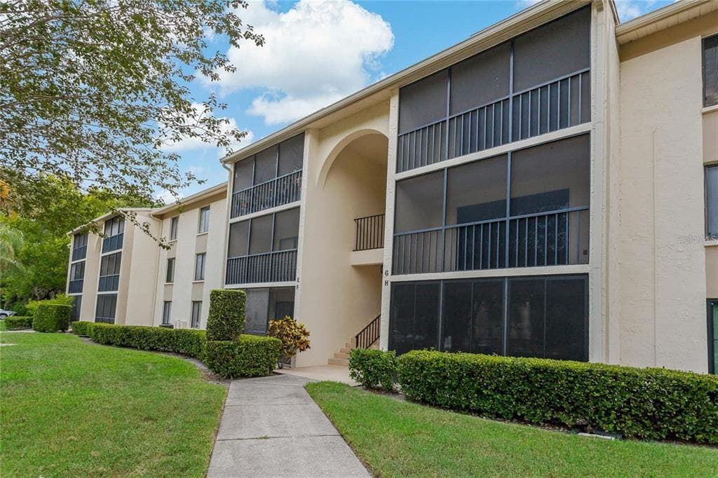 3161 LAKE PINE WAY S UNIT F3 TARPON SPRINGS, FL 34688
