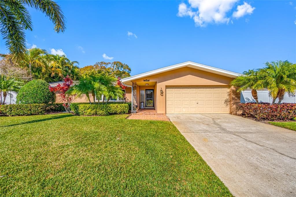 12957 90TH TERRACE SEMINOLE, FL 33776
