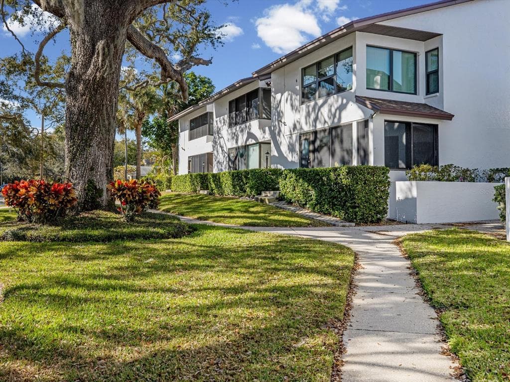 413 S BAYSHORE BOULEVARD UNIT 4 SAFETY HARBOR, FL 34695
