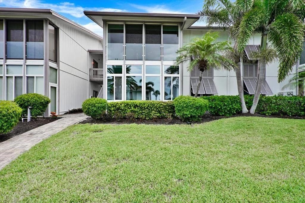 6046 W PEPPERTREE WAY UNIT 223B SARASOTA, FL 34242