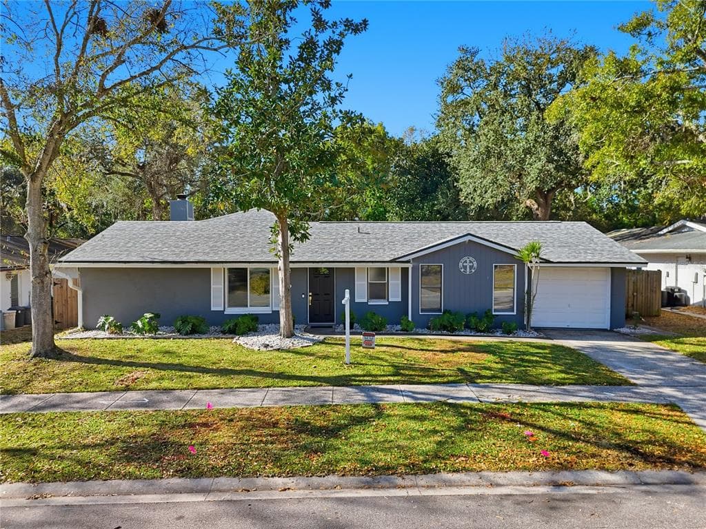 49 VALENCIA CIRCLE SAFETY HARBOR, FL 34695