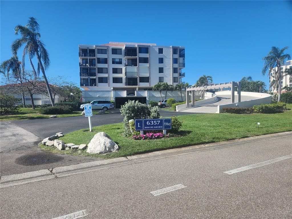 6357 BAHIA DEL MAR BOULEVARD UNIT 604 ST PETERSBURG, FL 33715