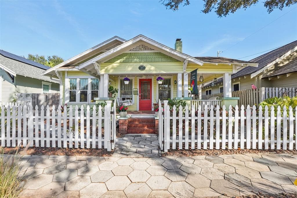 921 3RD STREET N ST PETERSBURG, FL 33701