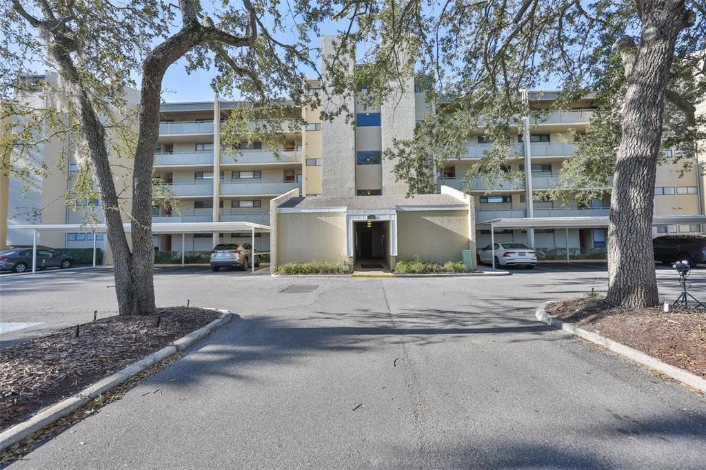 13626 GREENFIELD DRIVE UNIT 205 TAMPA, FL 33618