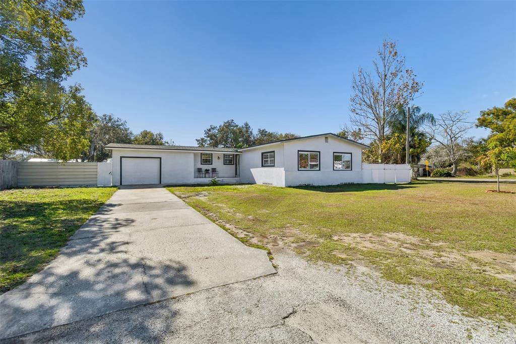 2109 OAKLAND DRIVE BRANDON, FL 33510