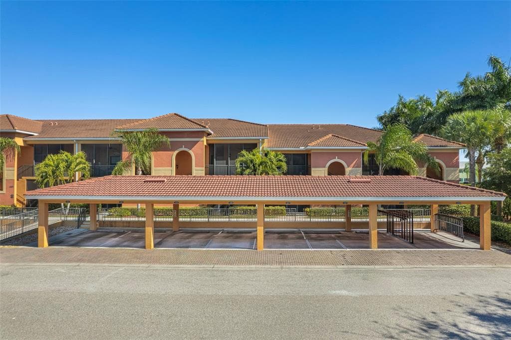 13671 JULIAS WAY UNIT 1225 FORT MYERS, FL 33919