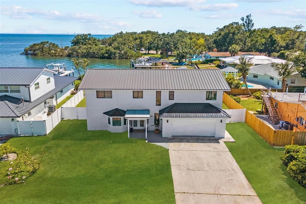 380 COLONY POINT ROAD S ST PETERSBURG, FL 33705