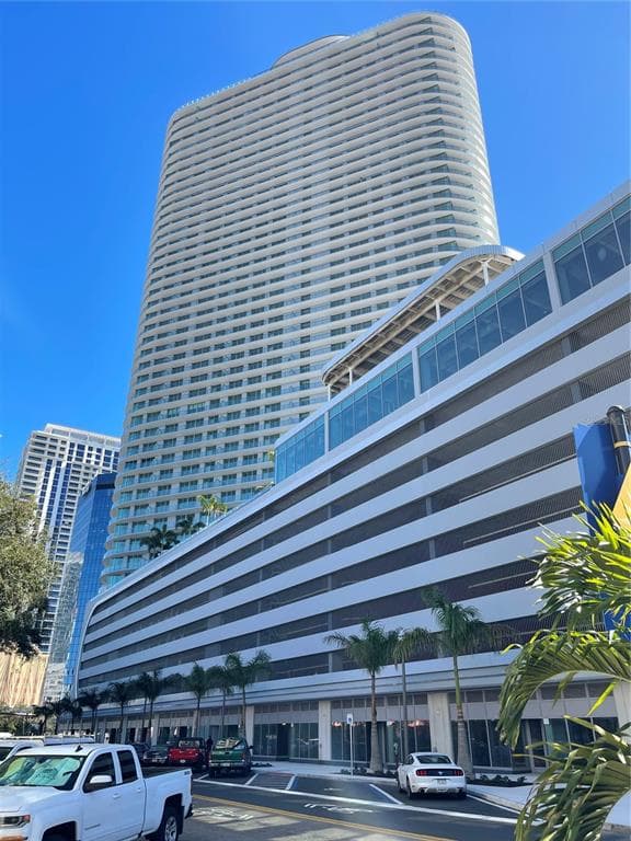 400 CENTRAL AVE UNIT 1804 ST PETERSBURG, FL 33701