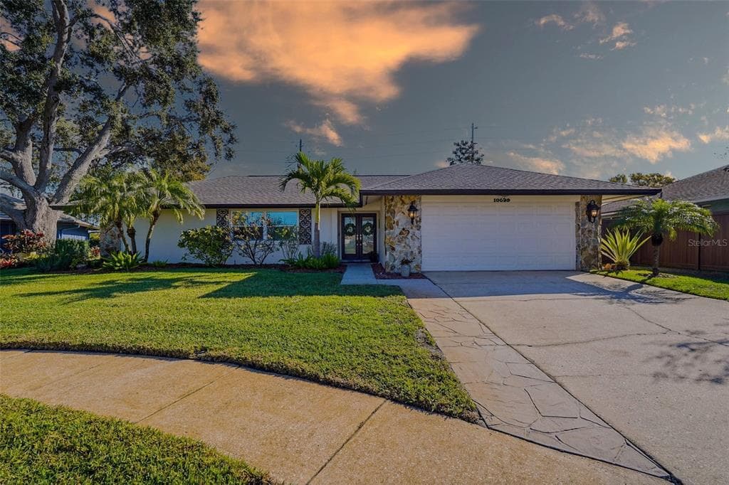 10099 LINDEN PLACE DRIVE SEMINOLE, FL 33776