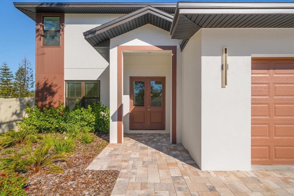 14733 SUNSET DRIVE LARGO, FL 33774