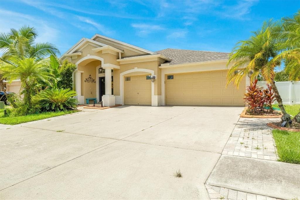 3531 FORTINGALE DRIVE WESLEY CHAPEL, FL 33543