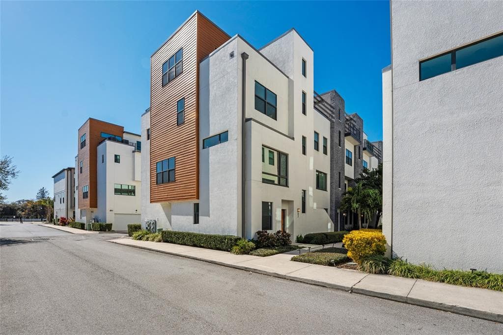 2511 N GRADY AVENUE UNIT 62 TAMPA, FL 33607