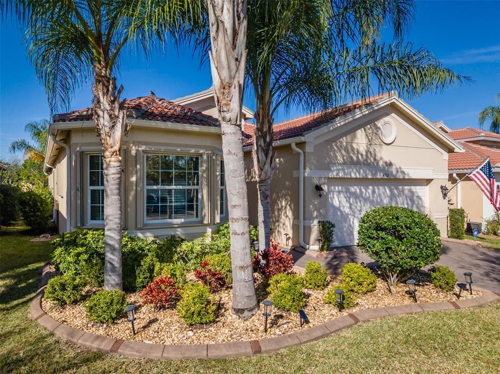 4912 GRAND BANKS DRIVE WIMAUMA, FL 33598