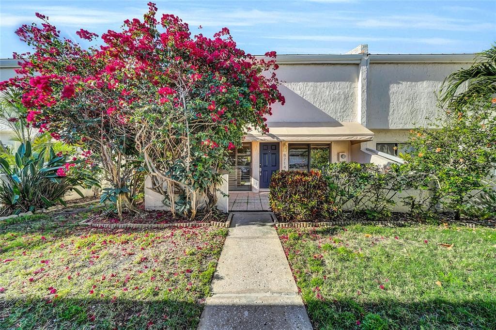 8714 COVE COURT TAMPA, FL 33615