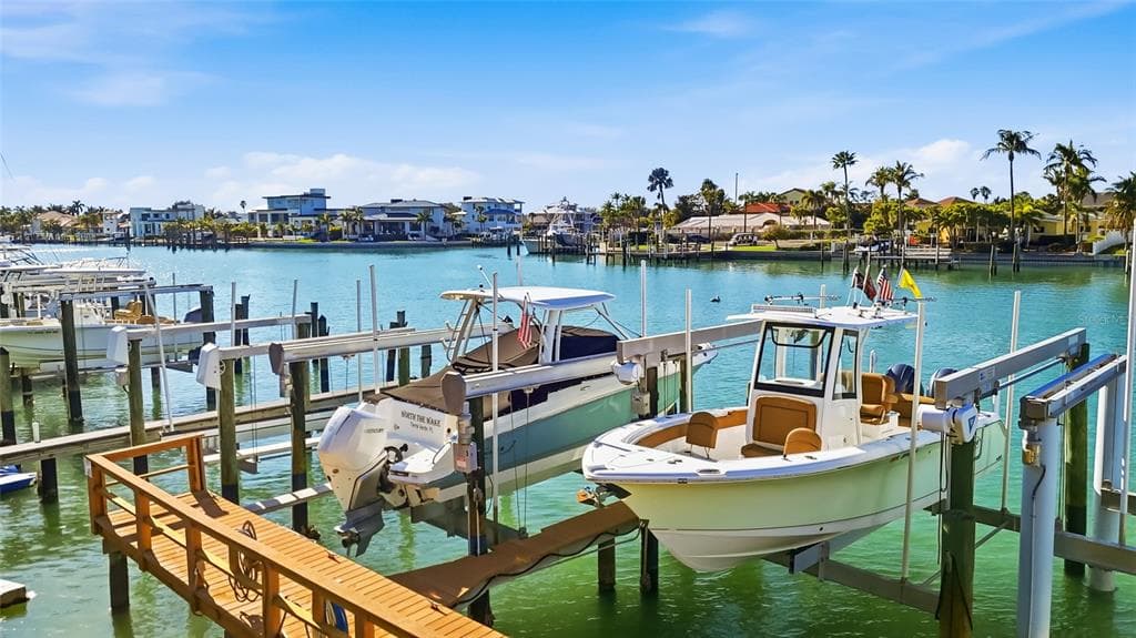 350 PINELLAS BAYWAY S UNIT 5 TIERRA VERDE, FL 33715