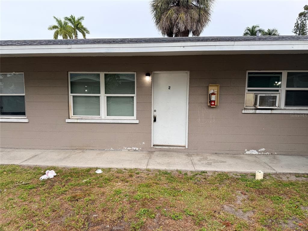 2409 13TH STREET W UNIT 2 BRADENTON, FL 34205