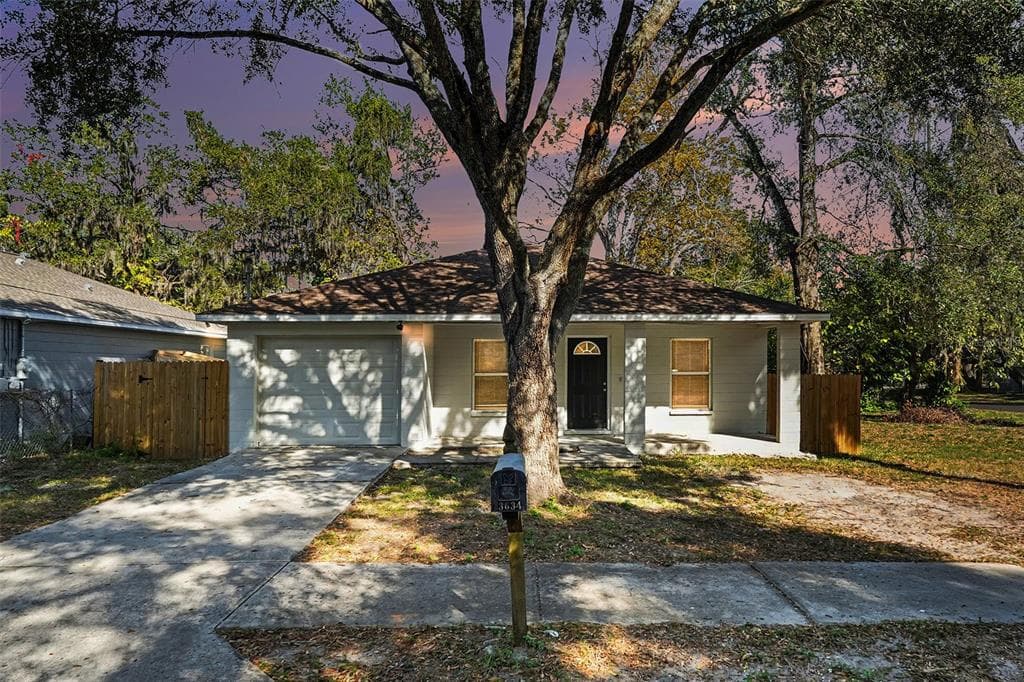 3634 E COMANCHE AVENUE TAMPA, FL 33610