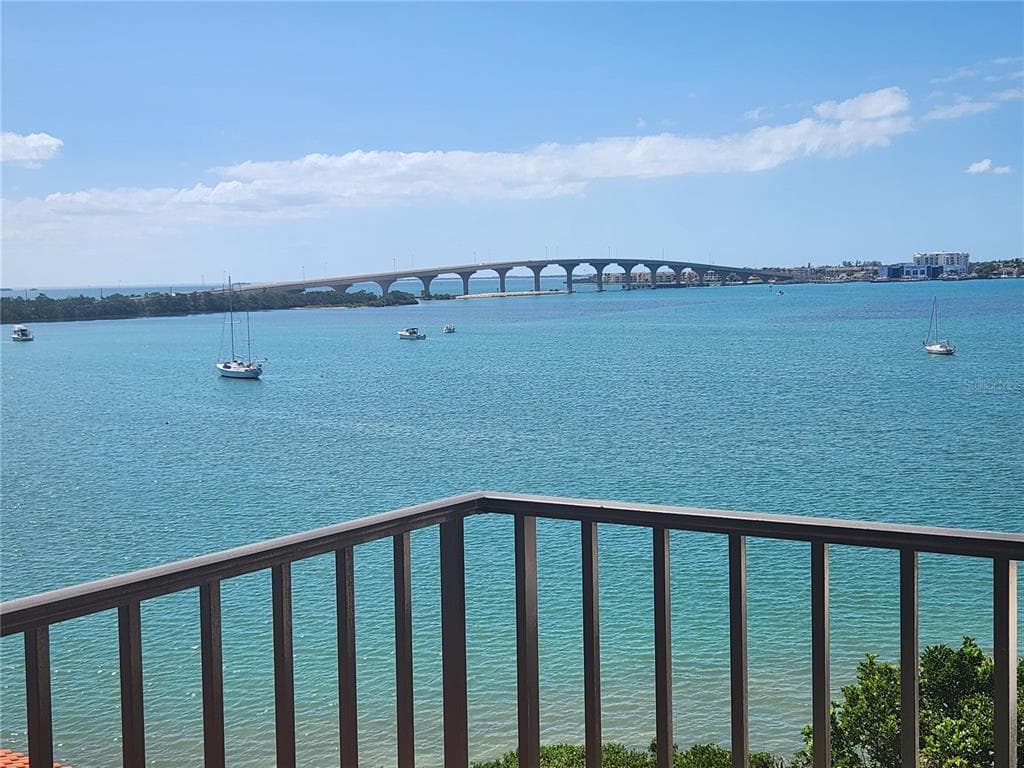 6295 BAHIA DEL MAR CIRCLE UNIT 507 ST PETERSBURG, FL 33715